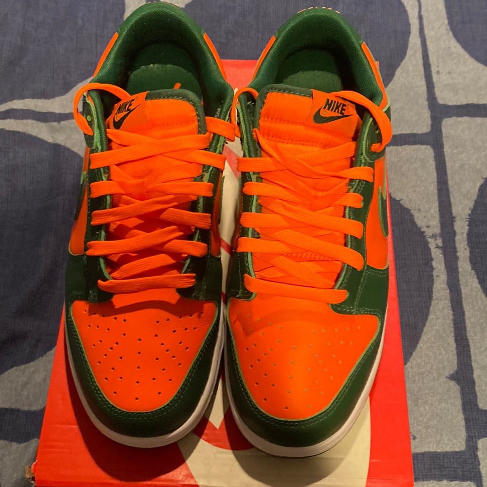 Nike dunk low Miami hurricanes size 10M